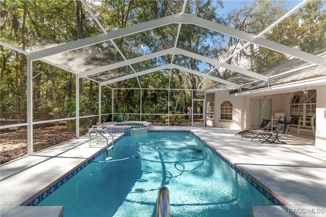 90 Winding River Lane, Inglis, FL 34449