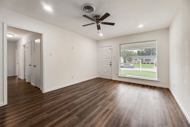 730 Cindy Lane, Grand Prairie, TX 75052