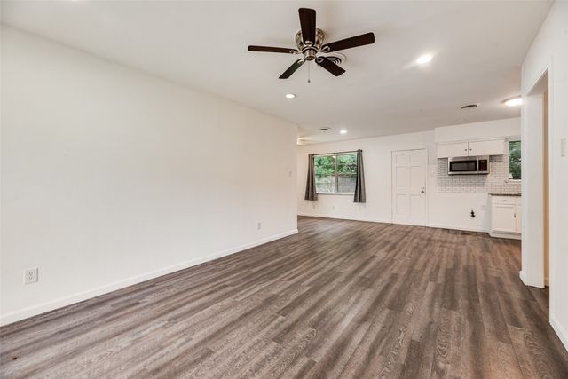 730 Cindy Lane, Grand Prairie, TX 75052