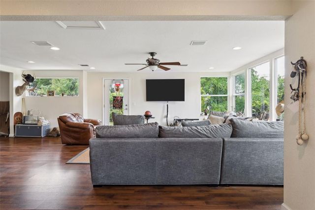 2814 W HUMPHREY STREET, Tampa, FL 33614