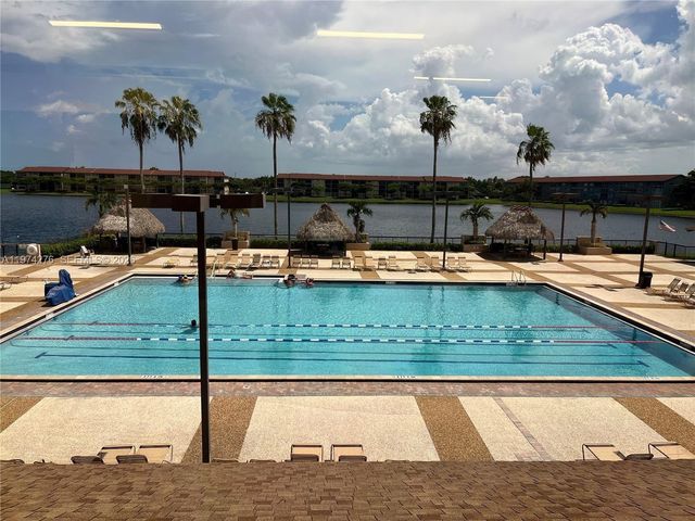 13105 SW 16th Ct 313L, Pembroke Pines, FL 33027