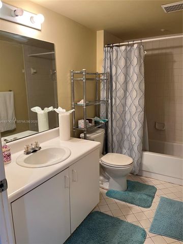 13105 SW 16th Ct 313L, Pembroke Pines, FL 33027