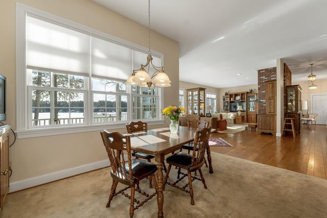 6 Governor Wentworth Highway, Tuftonboro, NH 03816