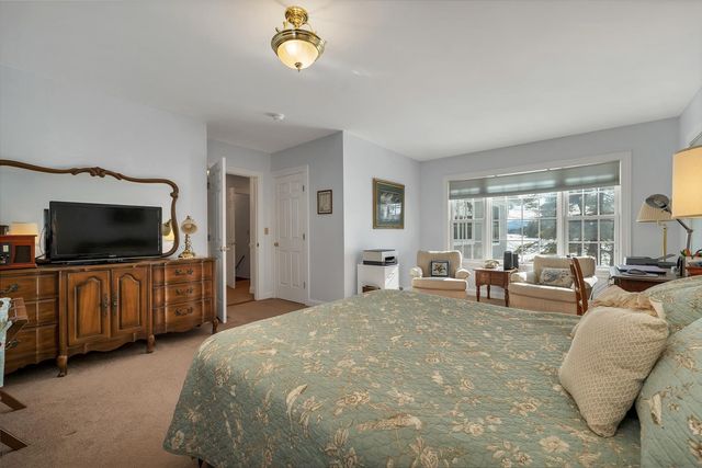 6 Governor Wentworth Highway, Tuftonboro, NH 03816