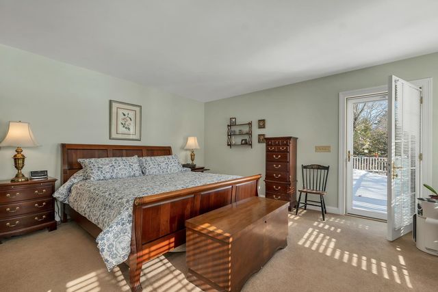 6 Governor Wentworth Highway, Tuftonboro, NH 03816