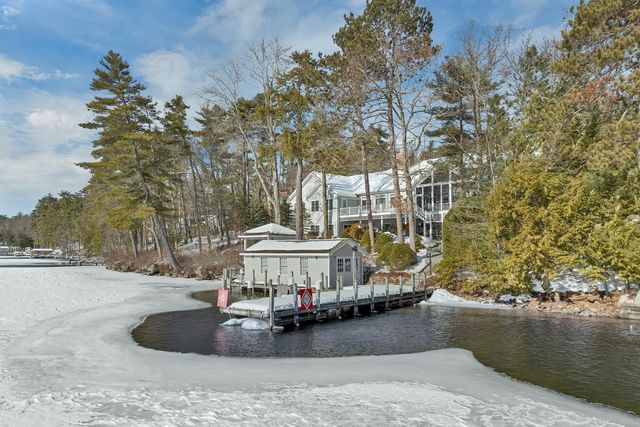 6 Governor Wentworth Highway, Tuftonboro, NH 03816