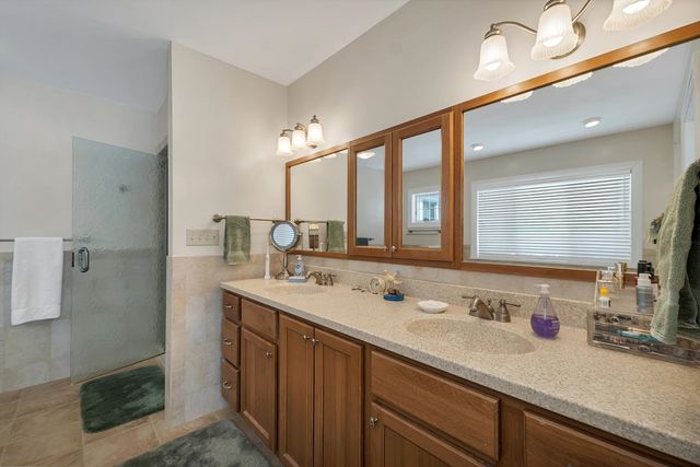 6 Governor Wentworth Highway, Tuftonboro, NH 03816