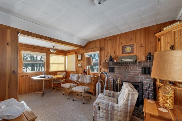 6 Governor Wentworth Highway, Tuftonboro, NH 03816