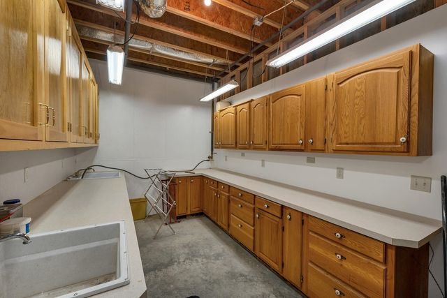 6 Governor Wentworth Highway, Tuftonboro, NH 03816