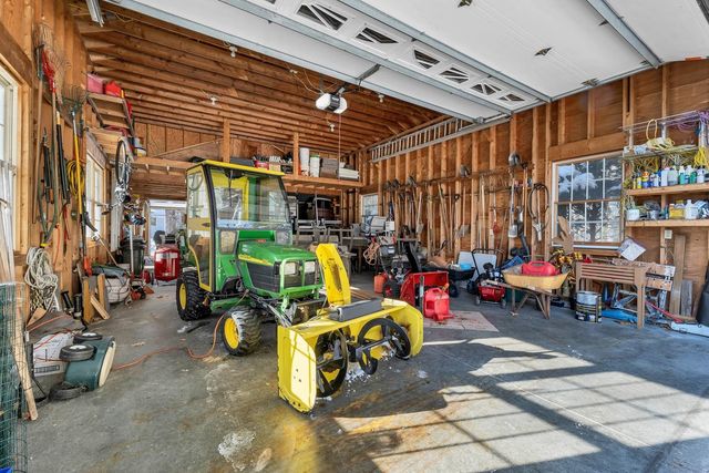 6 Governor Wentworth Highway, Tuftonboro, NH 03816