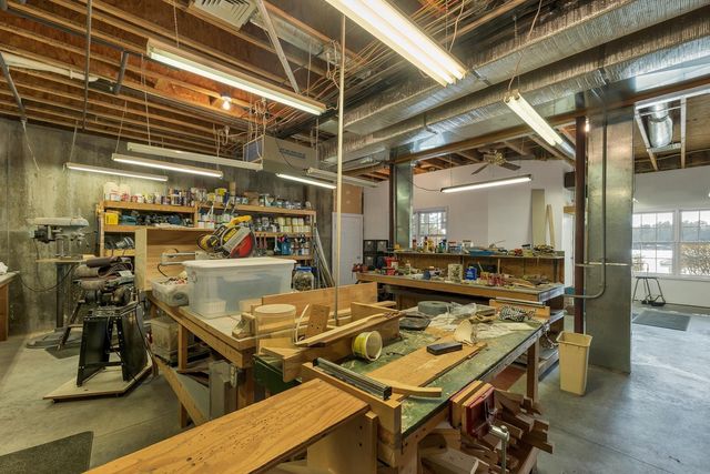 6 Governor Wentworth Highway, Tuftonboro, NH 03816