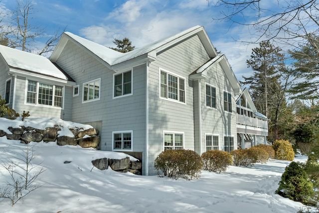6 Governor Wentworth Highway, Tuftonboro, NH 03816