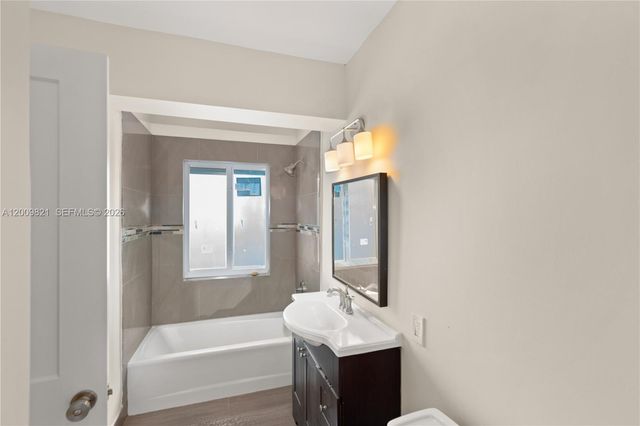 5614 San Vicente St, Coral Gables, FL 33146