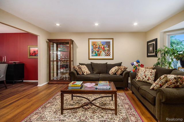 1871 Plumridge Court, Commerce Charter Township, MI 48390