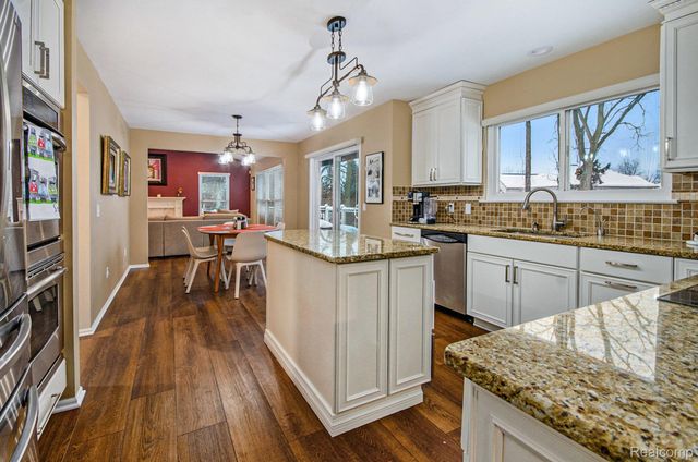 1871 Plumridge Court, Commerce Charter Township, MI 48390