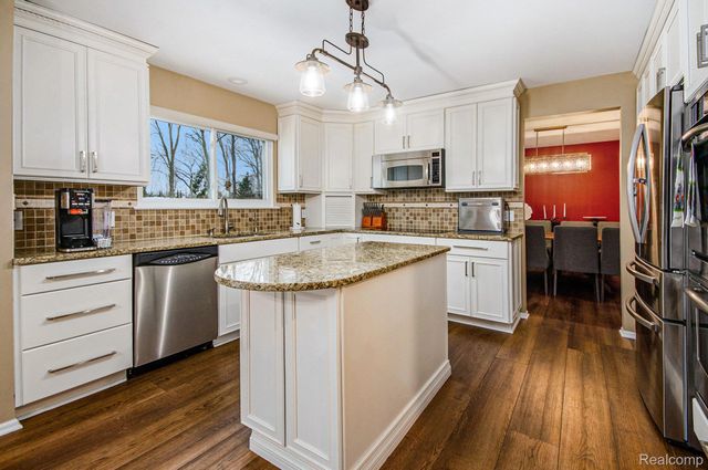 1871 Plumridge Court, Commerce Charter Township, MI 48390