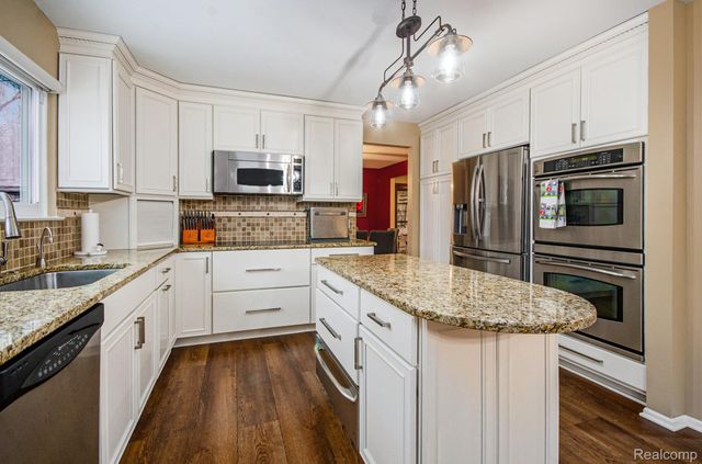 1871 Plumridge Court, Commerce Charter Township, MI 48390