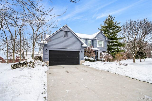 1871 Plumridge Court, Commerce Charter Township, MI 48390