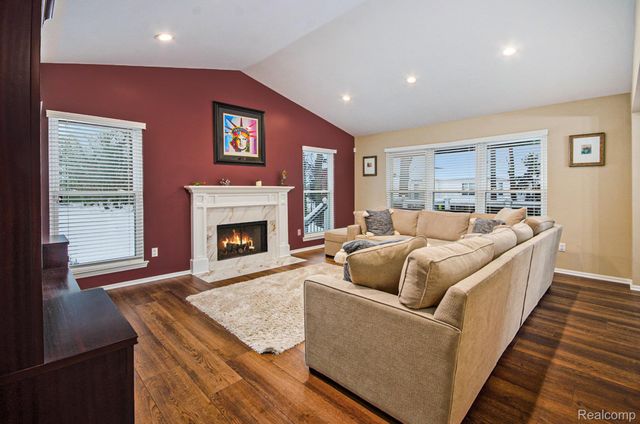 1871 Plumridge Court, Commerce Charter Township, MI 48390