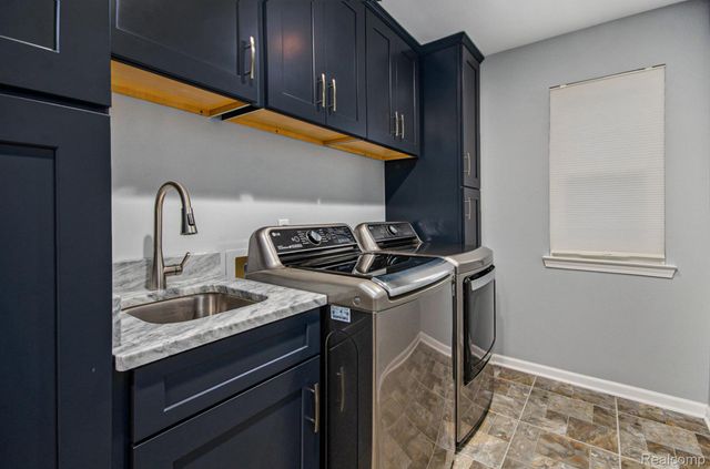 1871 Plumridge Court, Commerce Charter Township, MI 48390