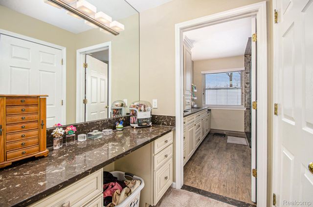 1871 Plumridge Court, Commerce Charter Township, MI 48390