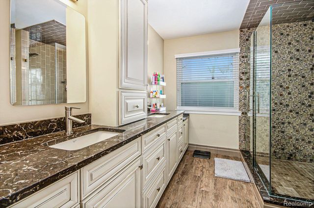 1871 Plumridge Court, Commerce Charter Township, MI 48390