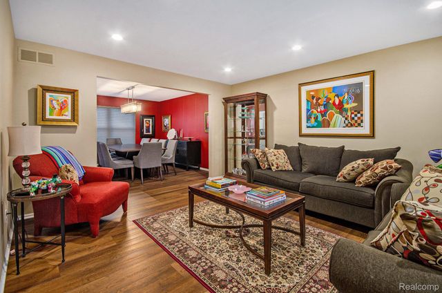 1871 Plumridge Court, Commerce Charter Township, MI 48390