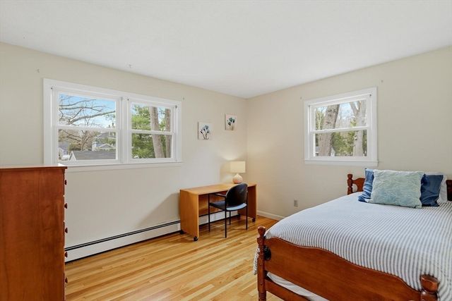 46 Plum St, Hamilton, MA 01982