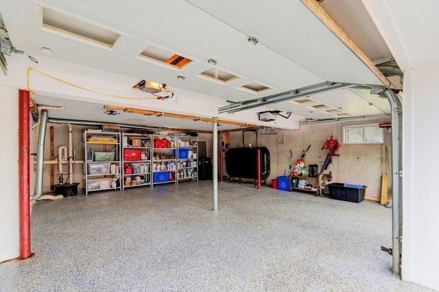 46 Plum St, Hamilton, MA 01982