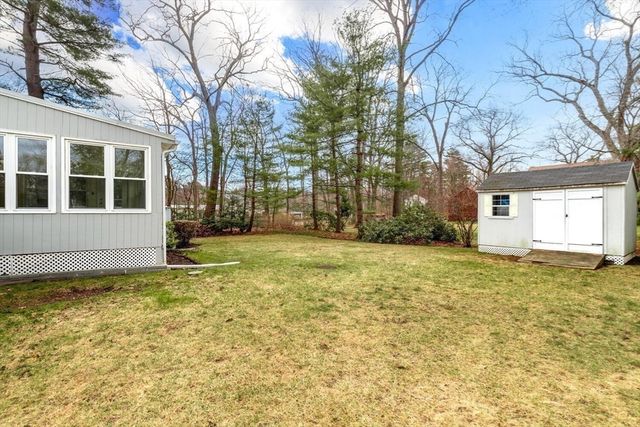 46 Plum St, Hamilton, MA 01982