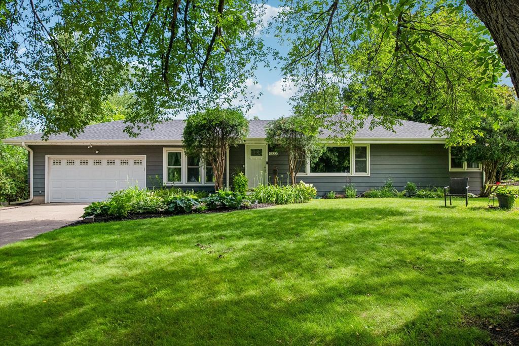 9222 W 22nd Lane, Saint Louis Park, MN 55426