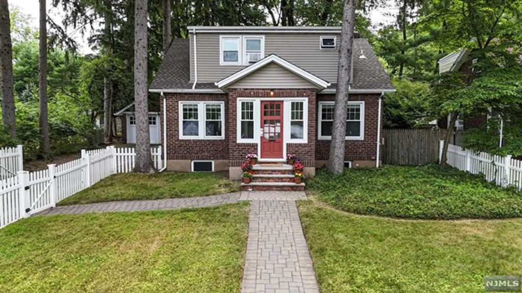 223 Piermont Road, Closter, NJ 07624