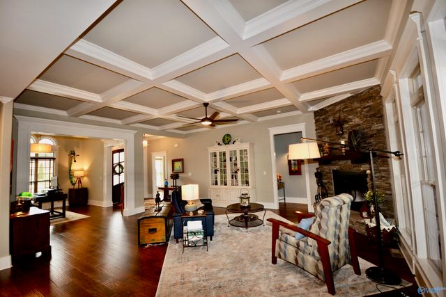 25 Ridge Bluff Circle SE, Huntsville, AL 35803