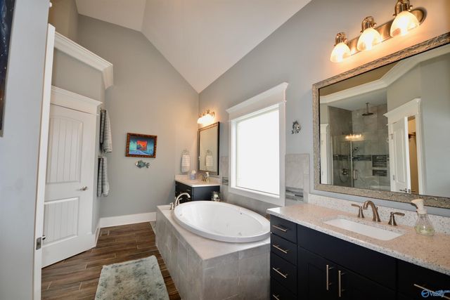 25 Ridge Bluff Circle SE, Huntsville, AL 35803