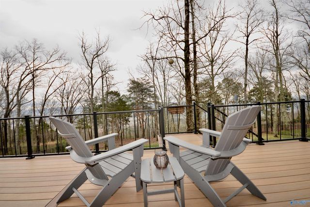 25 Ridge Bluff Circle SE, Huntsville, AL 35803