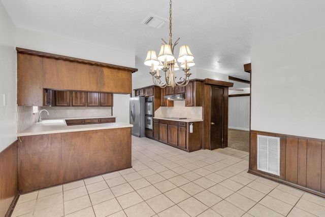 33102 Rollingwood Drive, Pinehurst, TX 77362