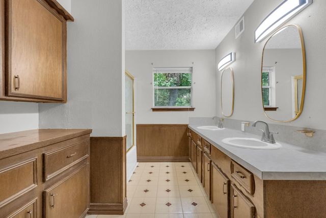33102 Rollingwood Drive, Pinehurst, TX 77362