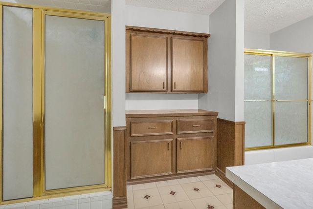 33102 Rollingwood Drive, Pinehurst, TX 77362