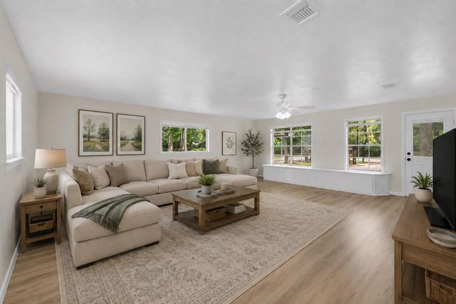 33102 Rollingwood Drive, Pinehurst, TX 77362