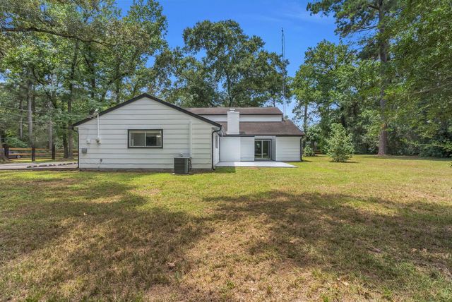 33102 Rollingwood Drive, Pinehurst, TX 77362
