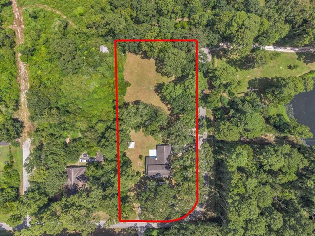 33102 Rollingwood Drive, Pinehurst, TX 77362