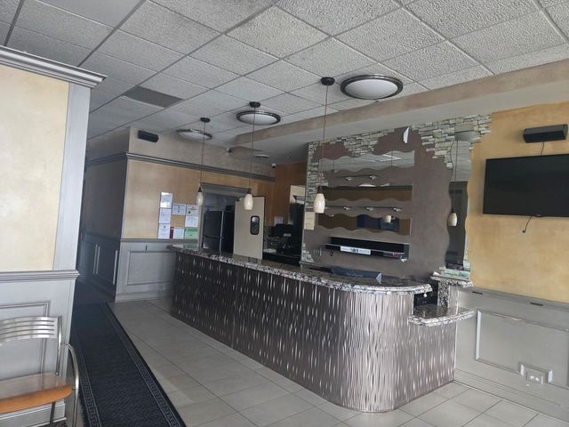 6135 S Archer Avenue, Summit, IL 60501