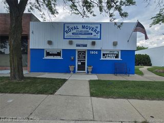 1806 Eureka Avenue, Wyandotte, MI 48192