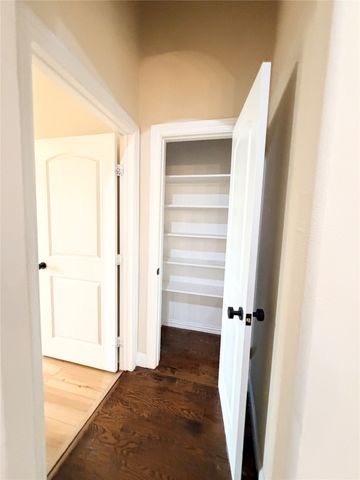 501 Elwood Road, Irving, TX 75061