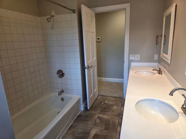 6255 Zealand Avenue N, Brooklyn Park, MN 55428