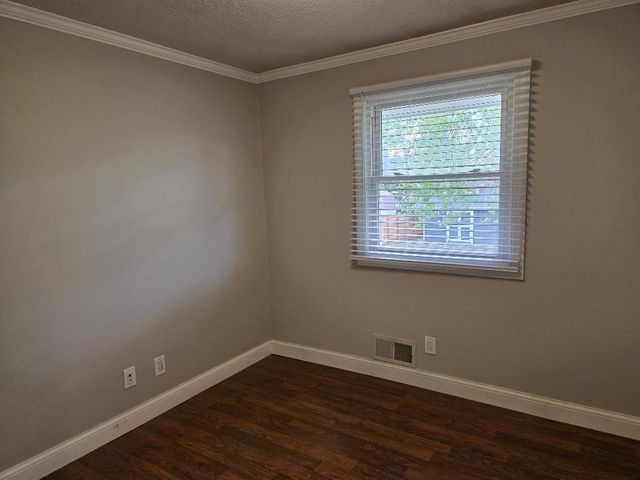 6255 Zealand Avenue N, Brooklyn Park, MN 55428