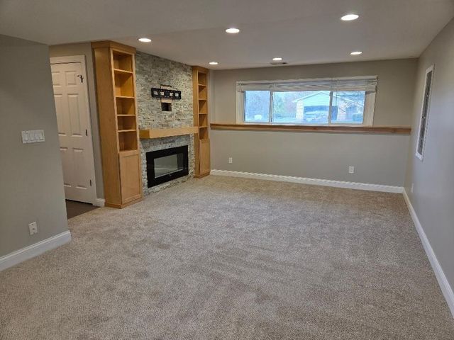 6255 Zealand Avenue N, Brooklyn Park, MN 55428
