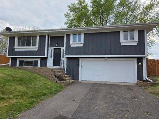 6255 Zealand Avenue N, Brooklyn Park, MN 55428