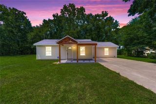411 Waterfall Drive, Huffman, TX 77336