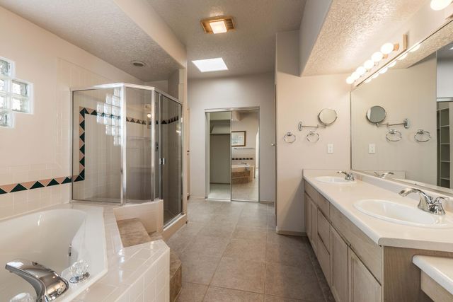 2760 Cliffrose Drive NE, Albuquerque, NM 87122